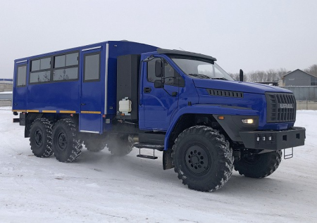 Вахтовые автобусы "Урал" на газовом топливе поставлены на предприятия "Газпрома".