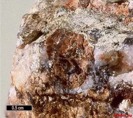 Танталат железа (II)