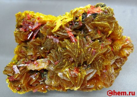 Аурипигмент