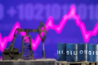 Цена на нефть снова снизилась: Brent - $70,33 за баррель, WTI - $66,63