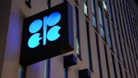 Цены на нефть снижаются на фоне ожиданий по добыче ОПЕК+