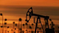 Нефть дешевеет на данных по запасам в США