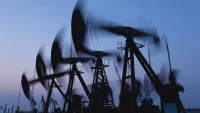 Нефть торгуется в умеренном плюсе