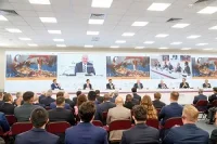 Игорь Сечин представил ключевой доклад на Энергетической панели ПМЭФ-2025